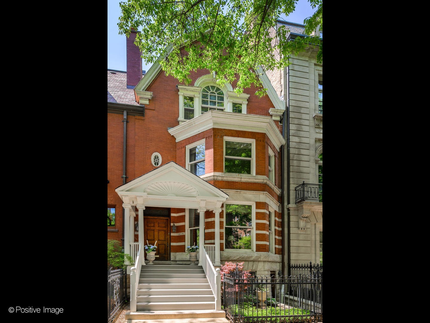 1404 N Astor Street : a Luxury Single Family Home for Sale - Near North Side Chicago, Illinois
